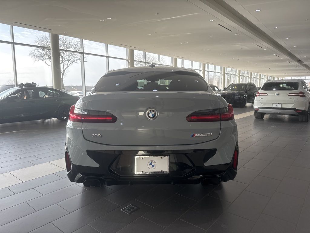 Thumbnail: 2025 BMW X4 - 6