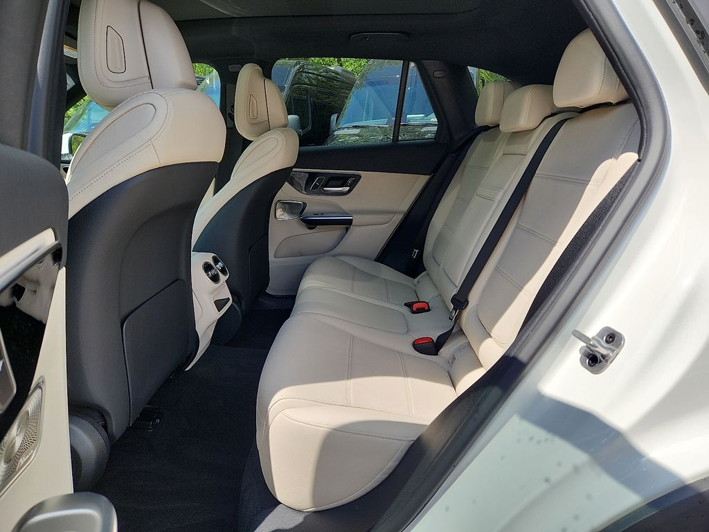 Thumbnail: 2026 Mercedes-Benz GLC - 10