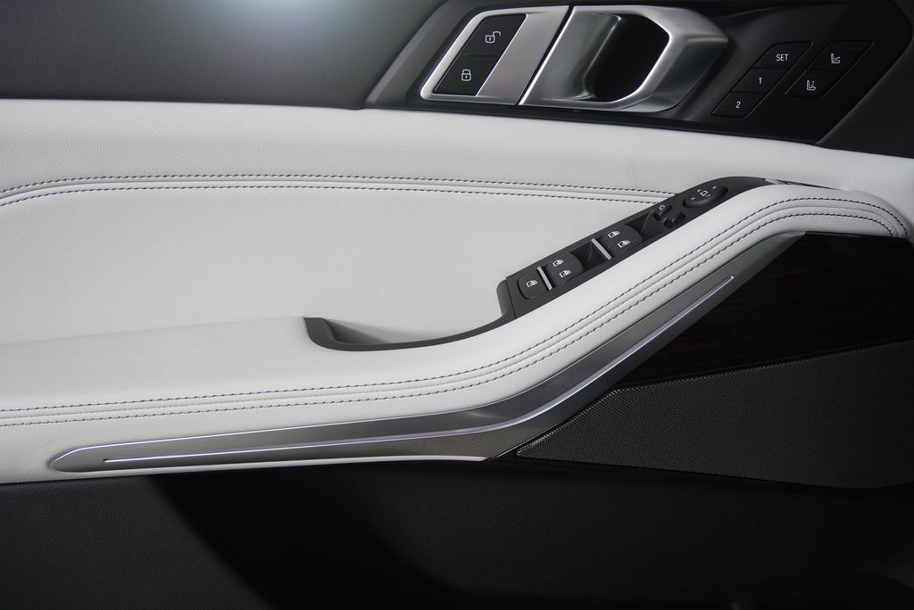 Thumbnail: 2026 BMW X5 - 9