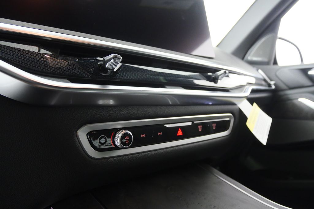 Thumbnail: 2026 BMW X5 - 20