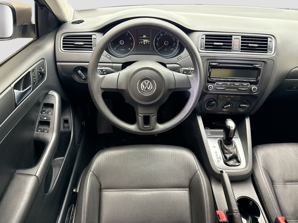 Thumbnail: 2014 Volkswagen Jetta - 10