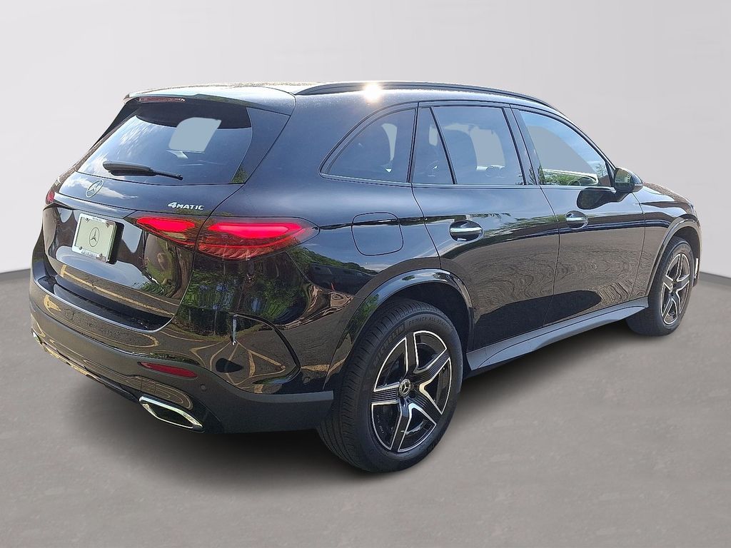 2025 Mercedes-Benz GLC 300 3