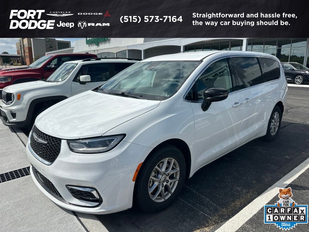 Bright White Clearcoat 2024 Chrysler Pacifica Minivan Front-Wheel Drive 9-Speed Automatic