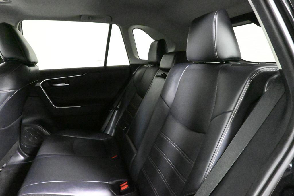 Thumbnail: 2019 Toyota RAV4 - 4