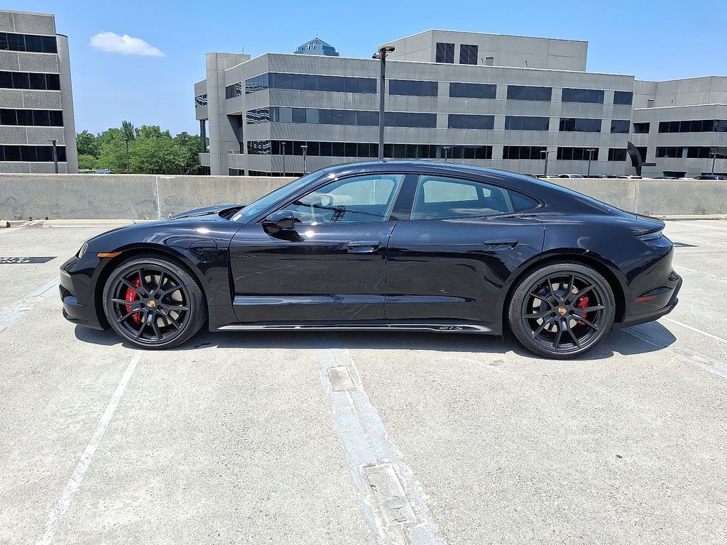 Thumbnail: 2025 Porsche Taycan - 11