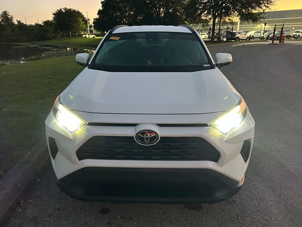 Thumbnail: 2022 Toyota RAV4 - 8