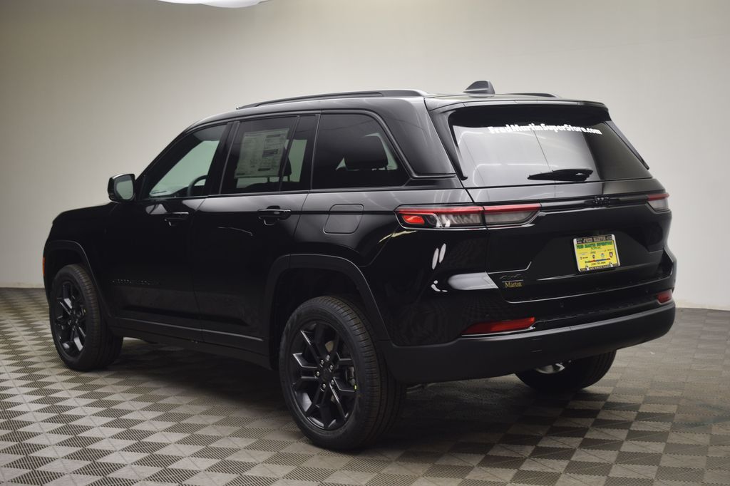 new 2025 Jeep Grand Cherokee car, priced at $45,674