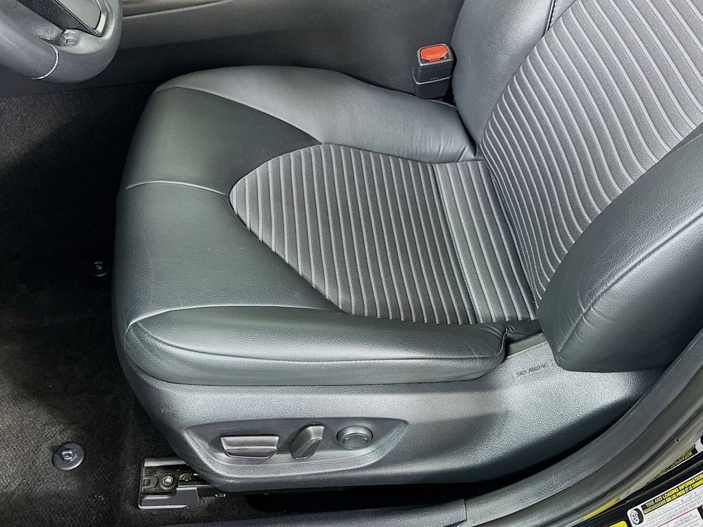 Thumbnail: 2024 Toyota Camry - 19