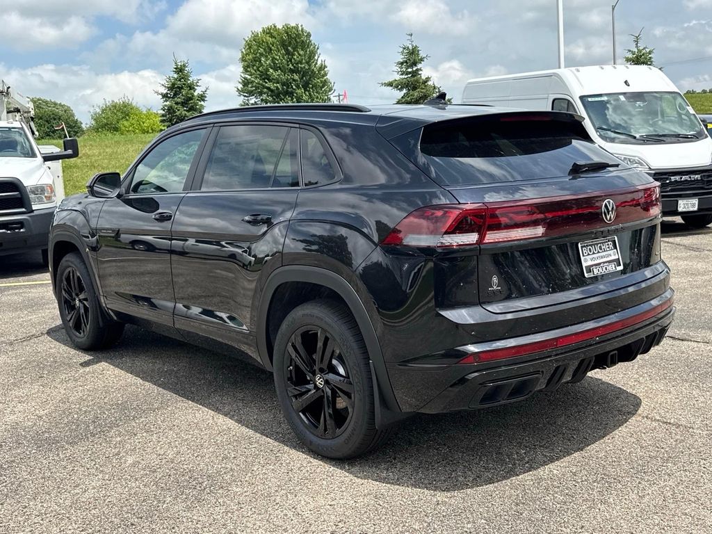 New 2026 Deep Black Pearl Volkswagen 2.0T SEL R-Line Black image 4