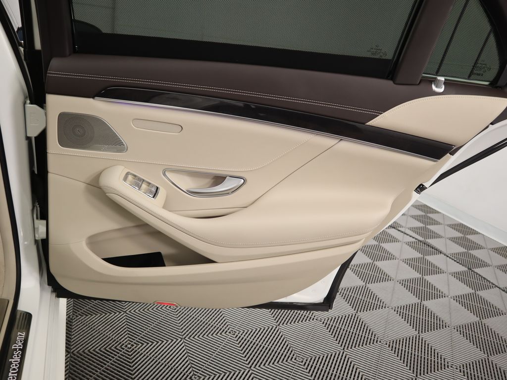 Thumbnail: 2016 Mercedes-Benz S-Class - 28