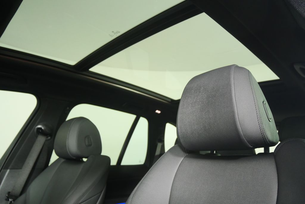 Thumbnail: 2021 BMW X5 - 11