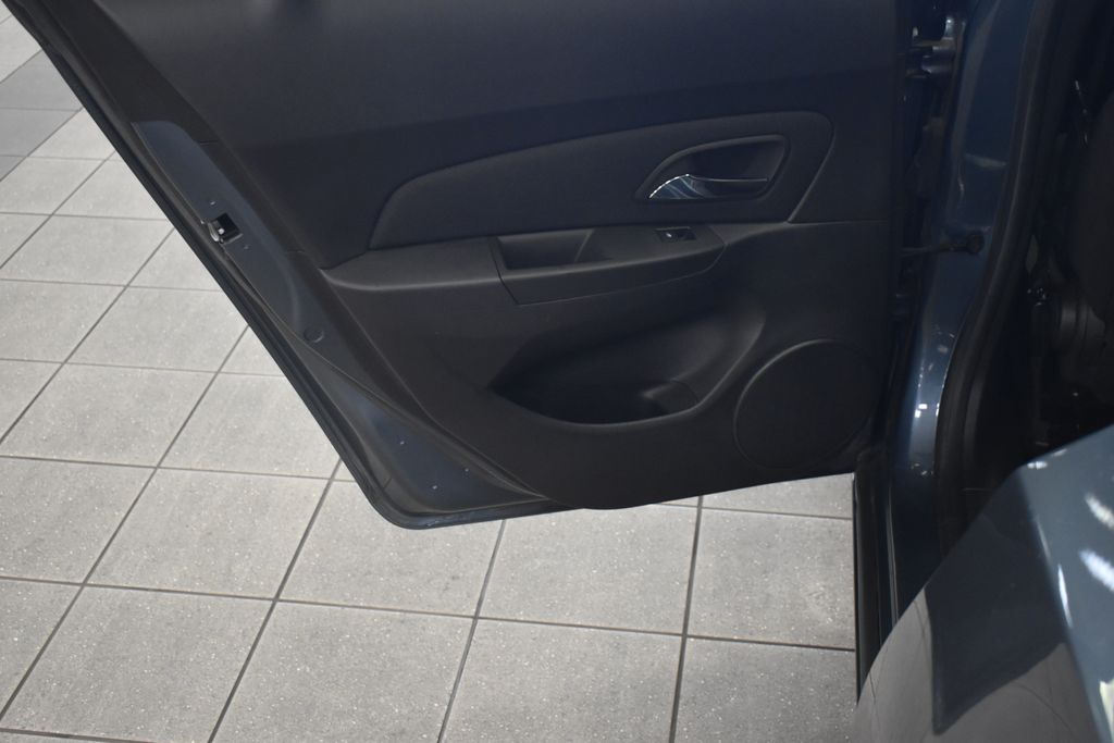 2012 Chevrolet Cruze LT 26