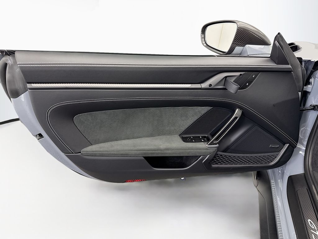 Thumbnail: 2025 Porsche 911 - 23