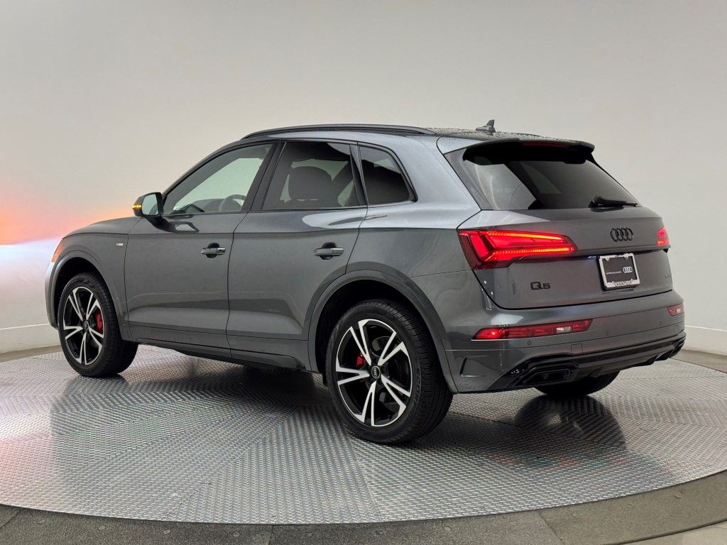 Thumbnail: 2025 Audi Q5 - 10