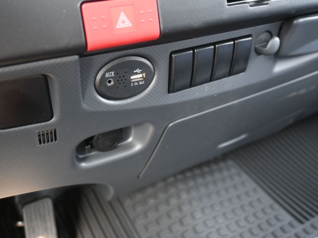 2024 Isuzu NPR HD 