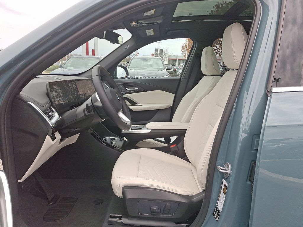 Thumbnail: 2026 BMW X1 - 6