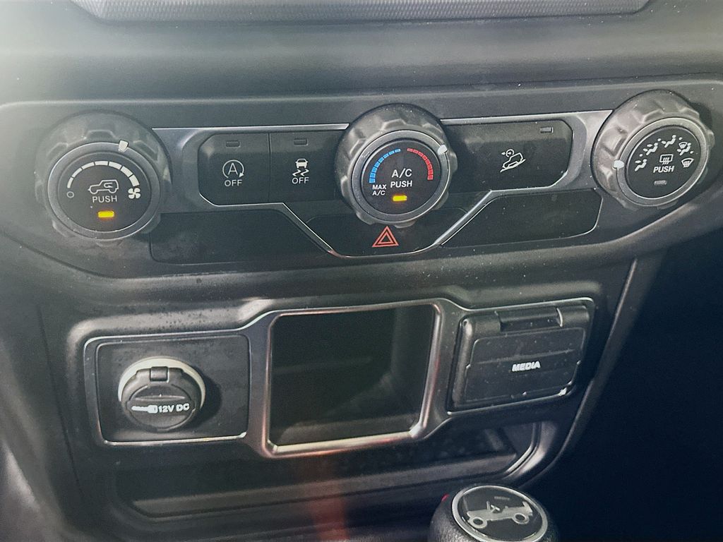 Thumbnail: 2020 Jeep Wrangler - 15