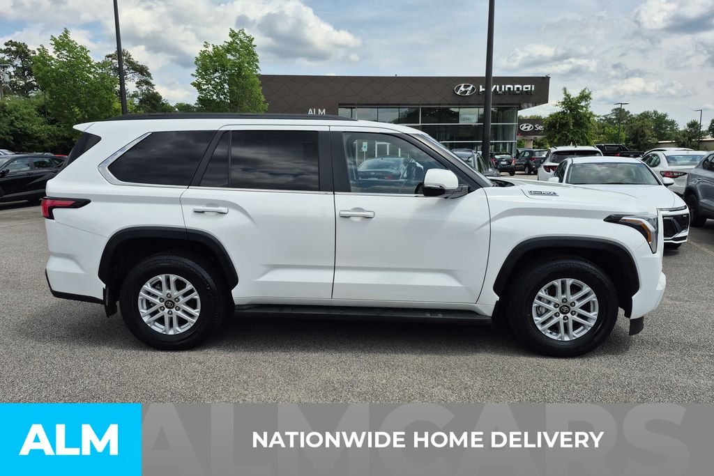 Used 2025 White Toyota SR5 image 4