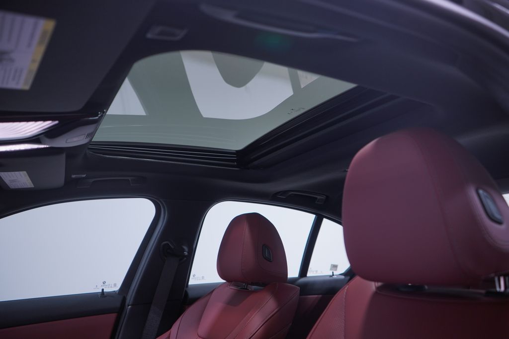 Thumbnail: 2026 BMW 3 Series - 7