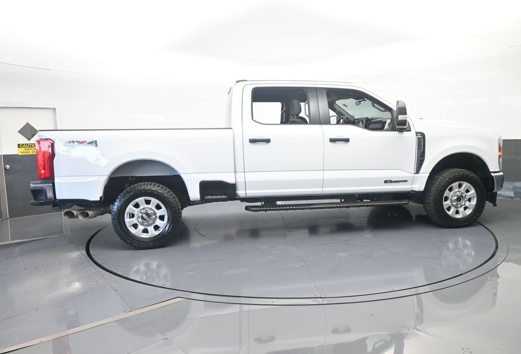 Used 2024 Oxford White Ford XLT image 6