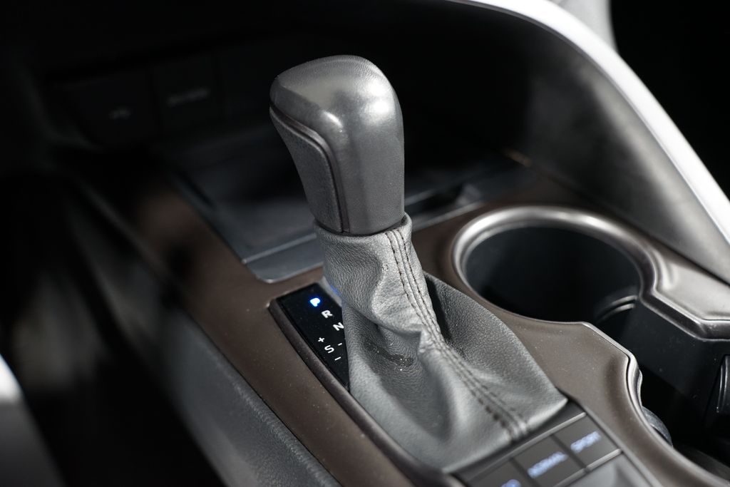 2023 Toyota Camry SE 21