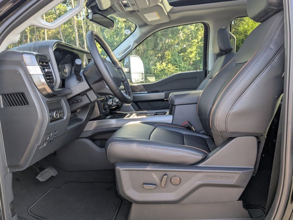 2026 Ford Super Duty F-350 SRW LARIAT