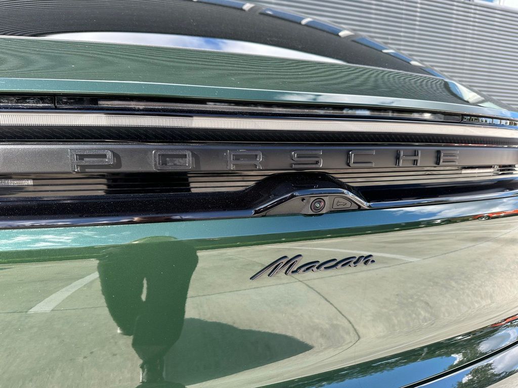 Thumbnail: 2025 Porsche Macan - 14