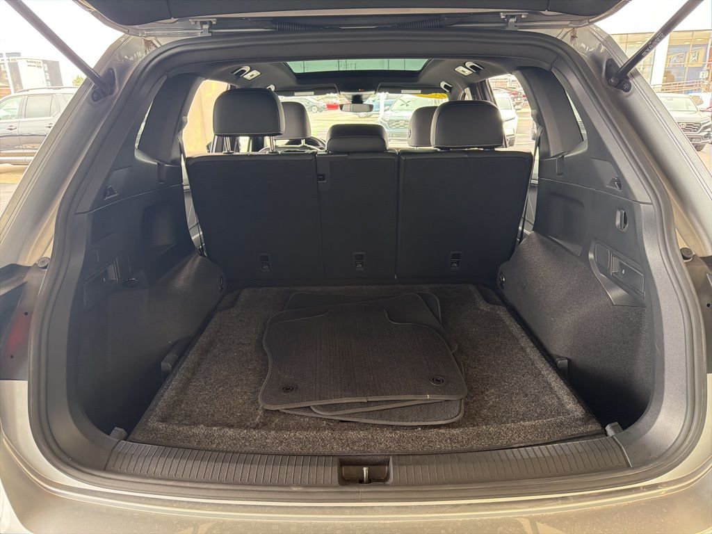 Thumbnail: 2023 Volkswagen Tiguan - 21