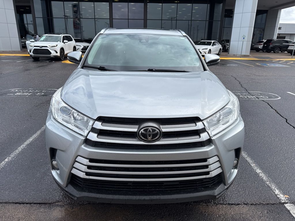 Thumbnail: 2017 Toyota Highlander - 4