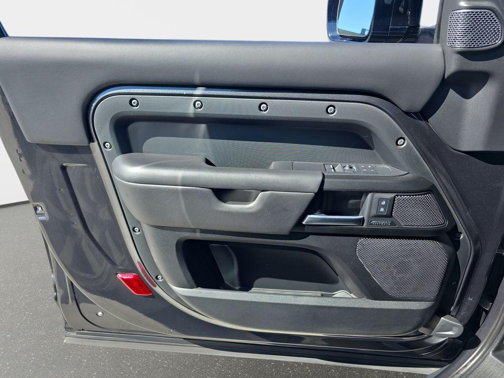 Certified Used 2023  Land Rover Carpathian Edition image 26