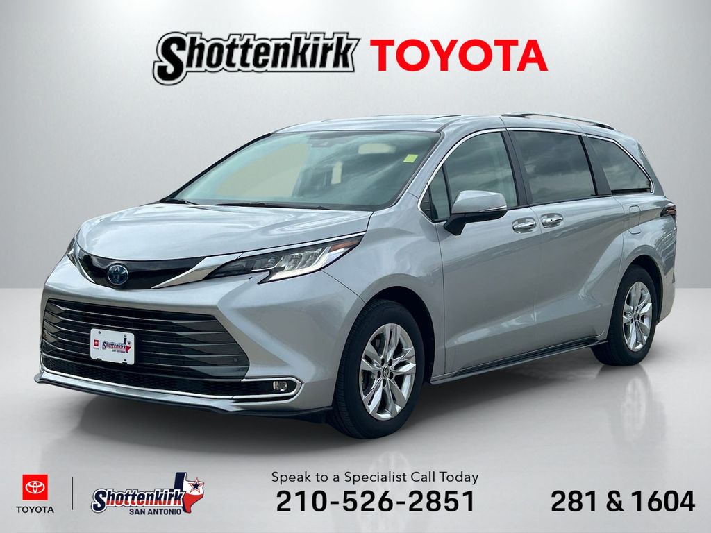 2024 Toyota Sienna Limited 7-Passenger Hybrid AWD's photo