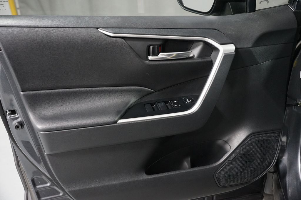 Thumbnail: 2021 Toyota RAV4 - 29