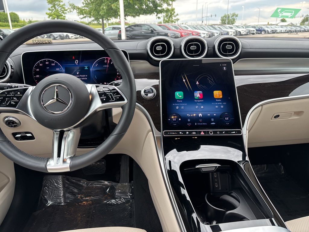 2025 Mercedes-Benz GLC GLC 350e photo