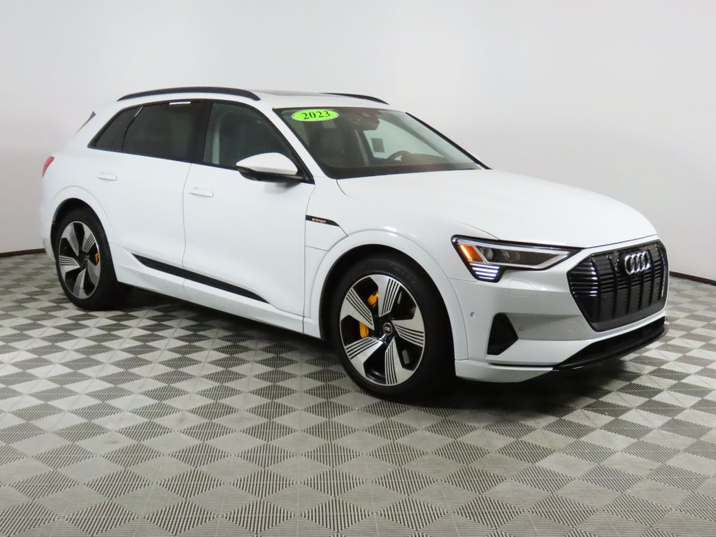 Thumbnail: 2023 Audi e-tron - 7
