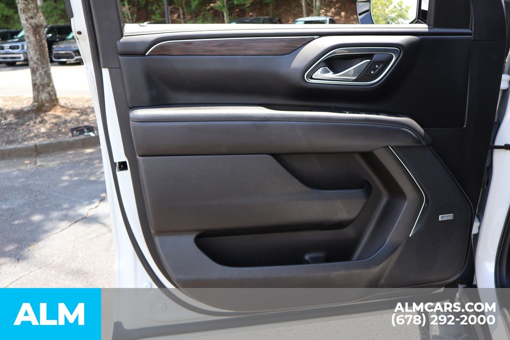 Used 2023 Beige Chevrolet Z71 image 14