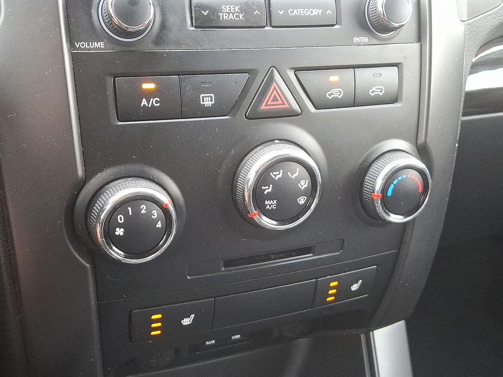 Thumbnail: 2013 Kia Sorento - 16