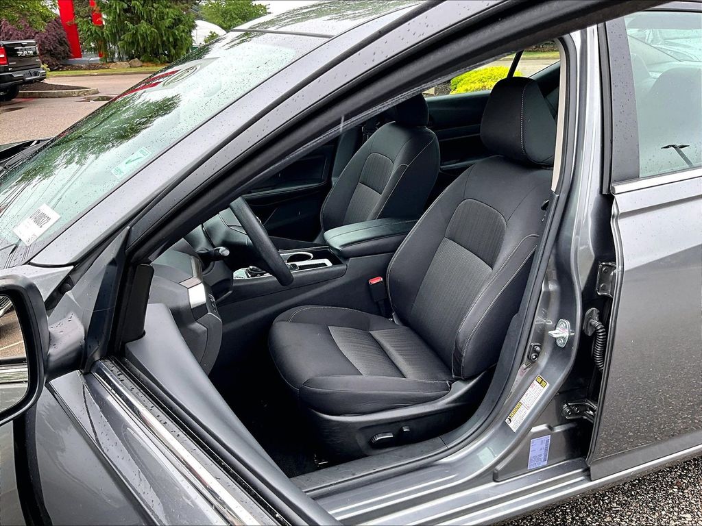 2024 Nissan Altima — photo 10