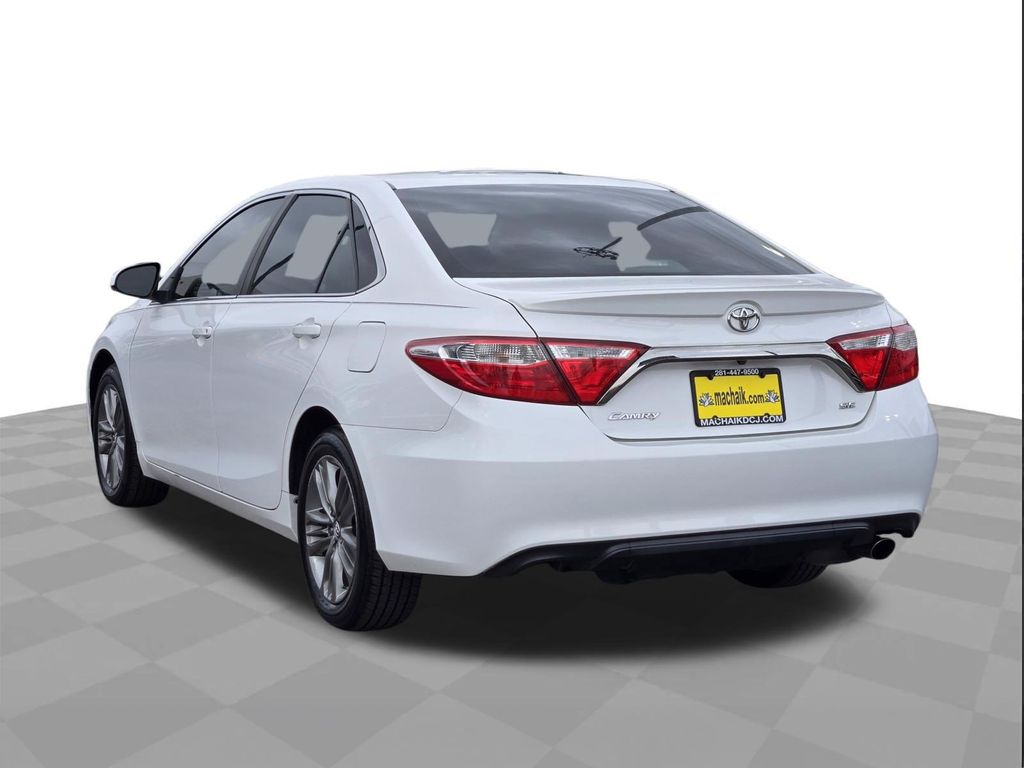 2017 Toyota Camry SE White at Emmons Autoplex