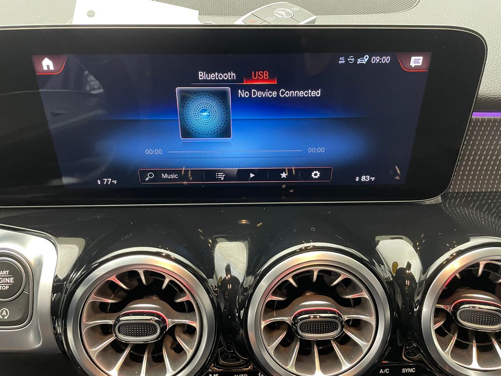 Thumbnail: 2022 Mercedes-Benz GLB - 25