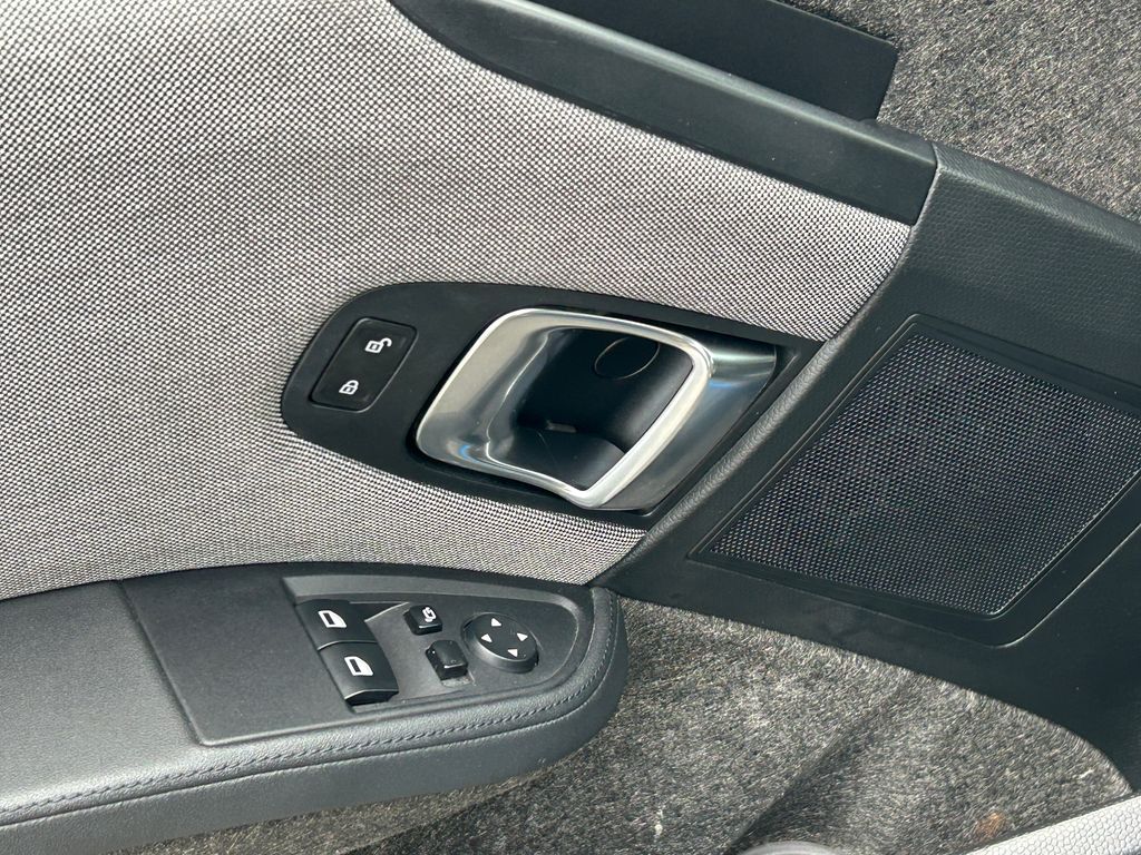 Thumbnail: 2018 BMW i3 - 12