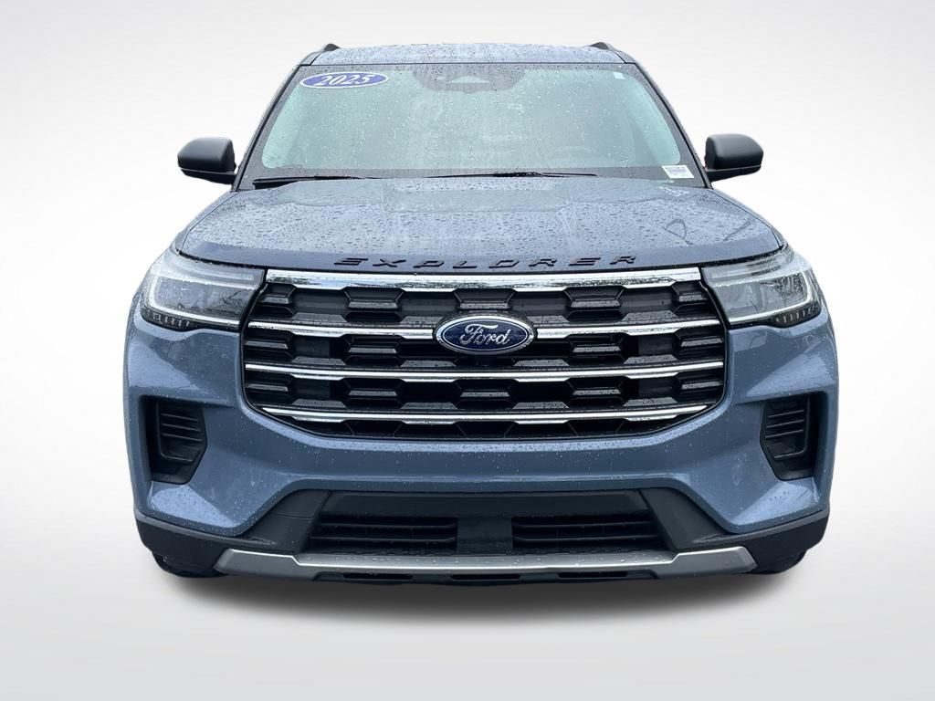 Thumbnail: 2025 Ford Explorer - 9