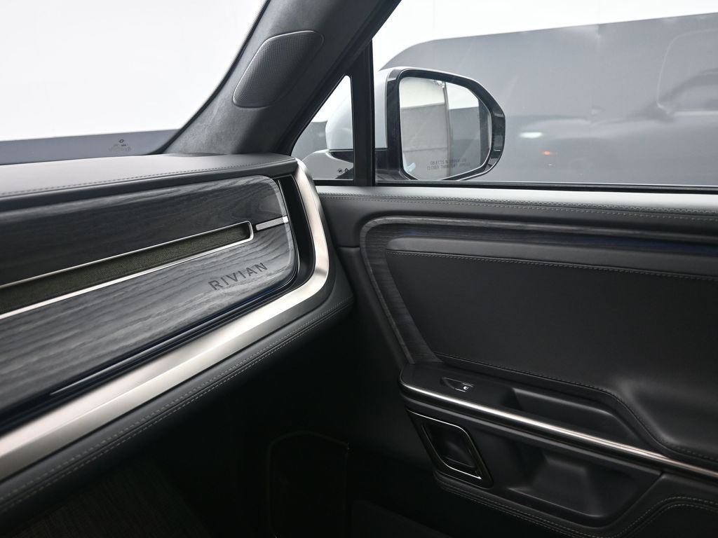 2023 Rivian R1S Adventure