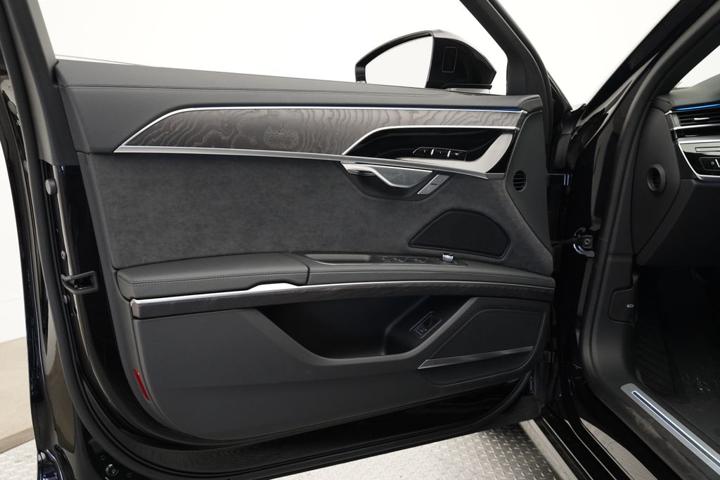 Thumbnail: 2027 Audi A8 - 7