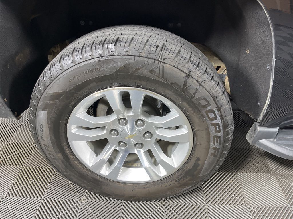 Thumbnail: 2017 Chevrolet Tahoe - 18