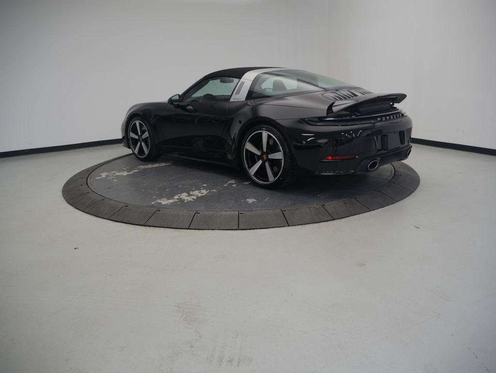 Thumbnail: 2026 Porsche 911 - 3