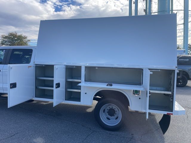 2025 Ford F-550 Chassis XL