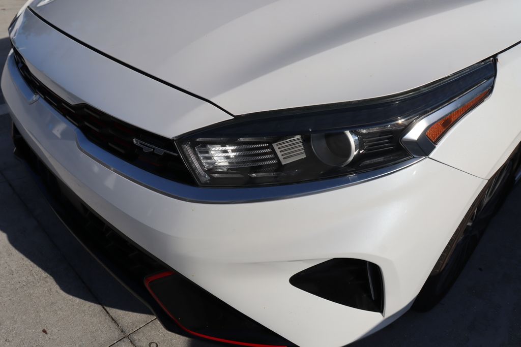 Thumbnail: 2023 Kia Forte - 3