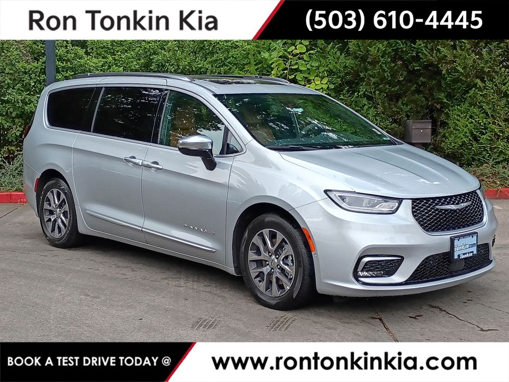 Silver Mist Clearcoat 2023 Chrysler Pacifica Hybrid Minivan Front-Wheel Drive Continuously Variable Transmission