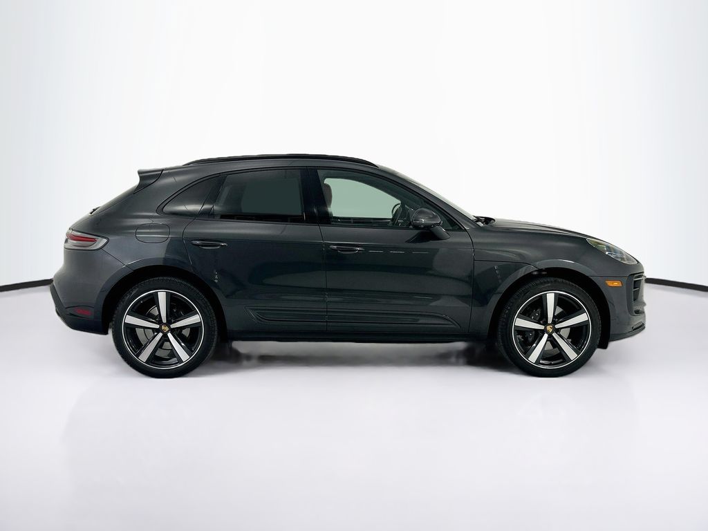 Thumbnail: 2025 Porsche Macan - 8