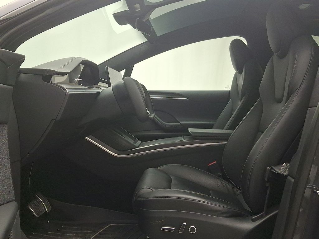 Thumbnail: 2022 Tesla Model X - 15